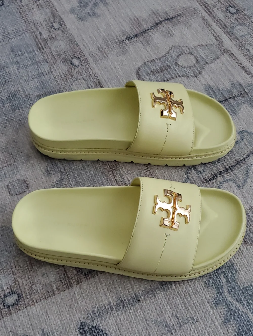 Tory Burch Everly Anatomic Lug Slide Sandals Pale Yellow Slip On Shoes Sz7